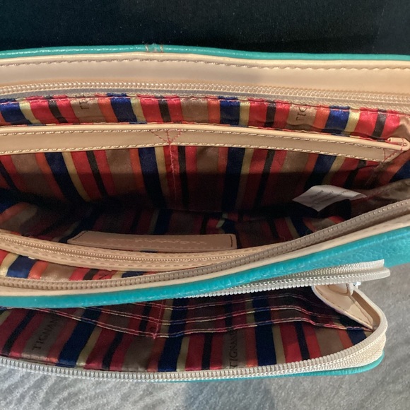 Tignanello Crossbody leather bag with card slots and zippered compartments. - Picture 8 of 14